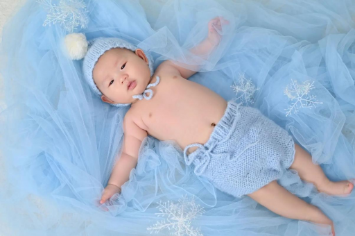 伊犁哈萨克孕妇肚子上长红点